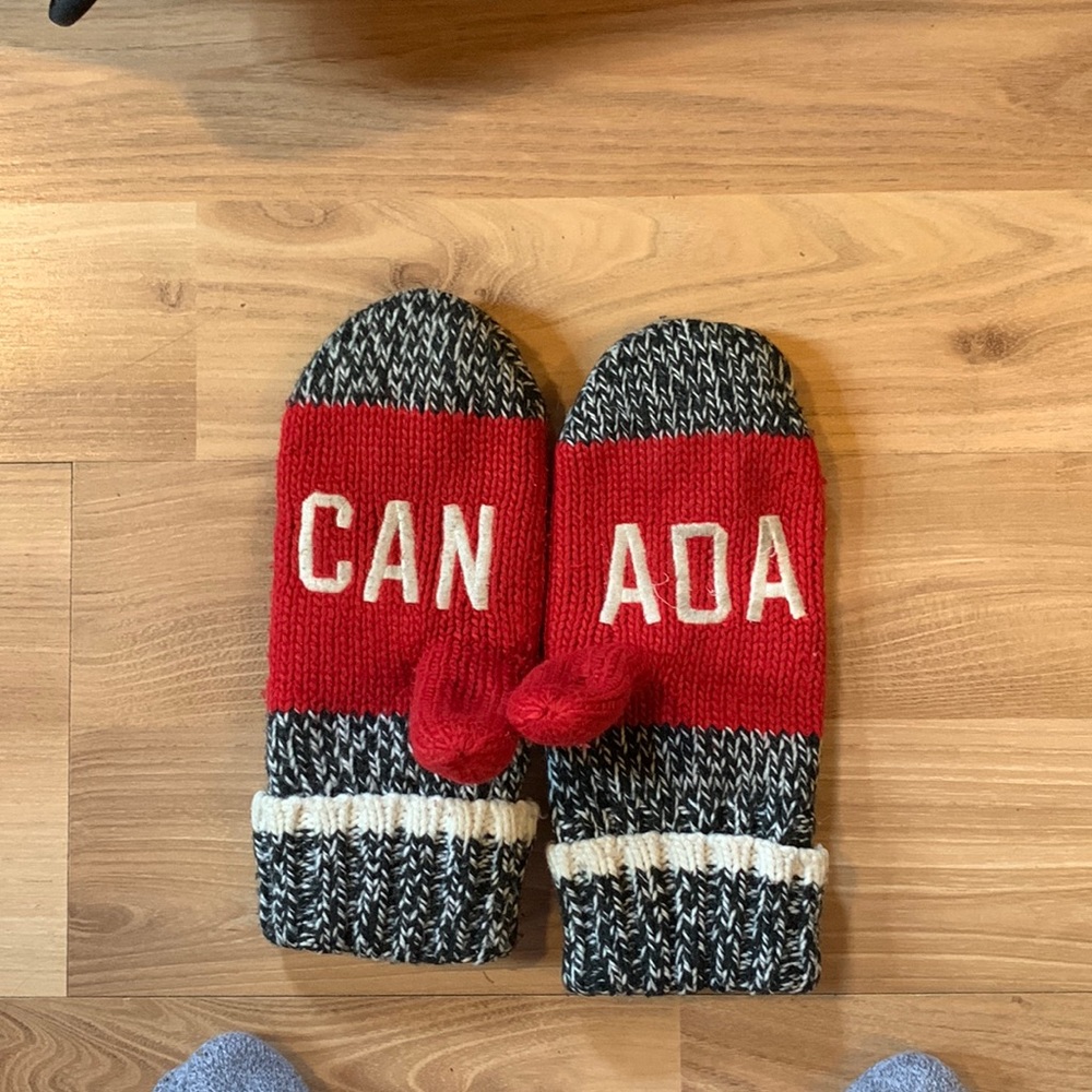 Old Canadian Olympic Mitts